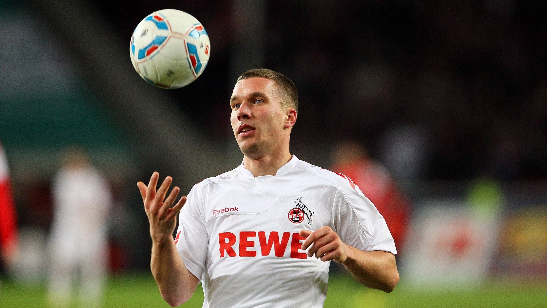 mk体育官方网站-东亚杯中国足球战平 战术分析成为焦点，东亚杯国足成绩